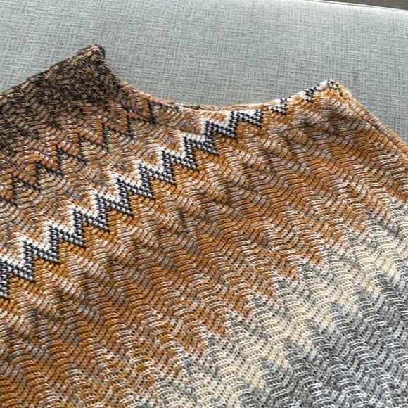 Ace Fashion Plus One Size zigzag Poncho - Picture 6 of 8